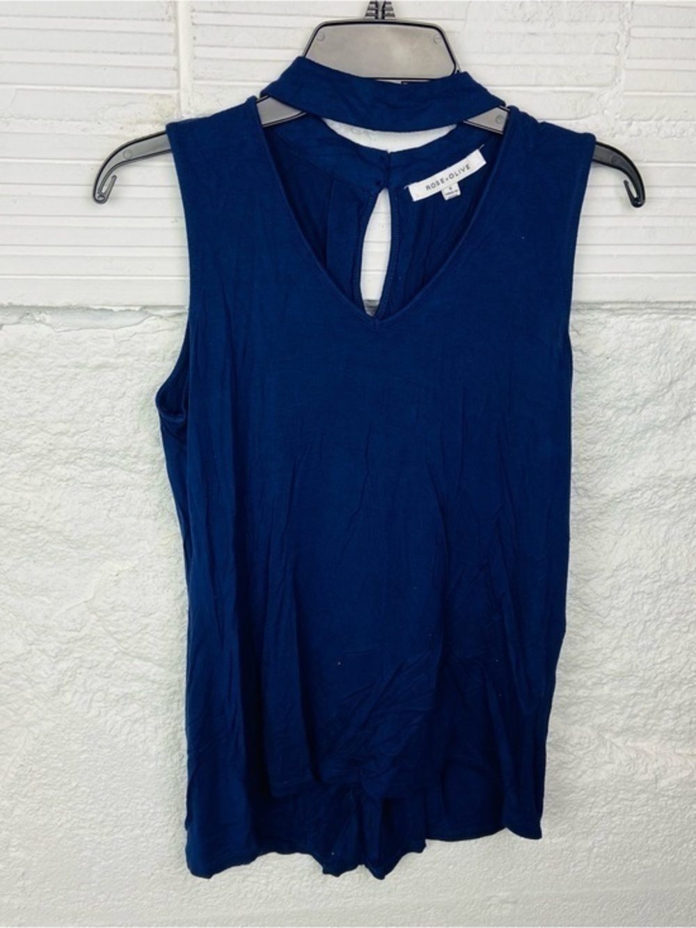 Rose & Olive Dark navy Blue Sleeveless Choker V-Neck Tank size small